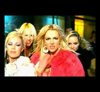 Britney Spears dans le clip de 'Do Somethin'
