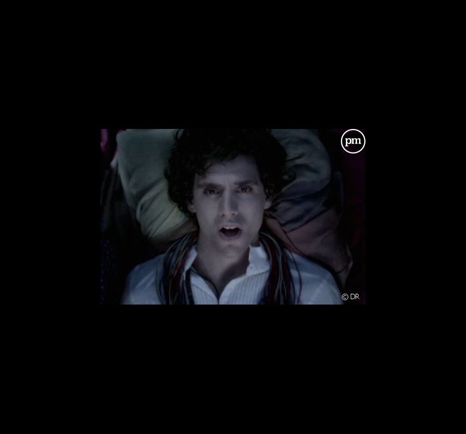 Mika dans le clip de "Rain"