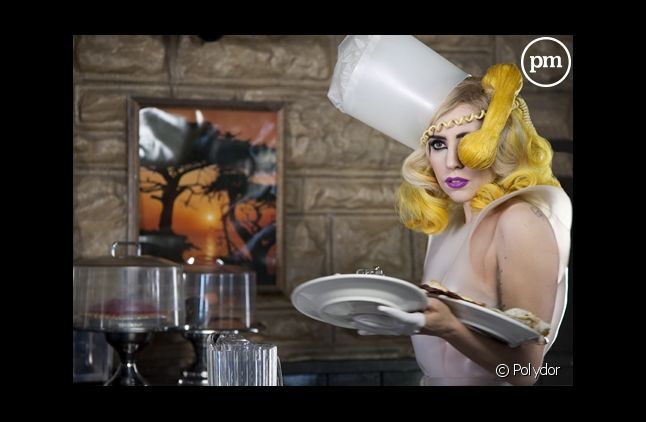 Lady GaGa dans le clip de "Telephone"