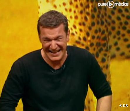 Benjamin Castaldi pris d un fou rire en direct sur TF1, le 7 avril 2010
