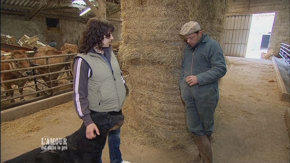 L'amour est dans le pré 5x08 : Freddy se retrouve seul, Philippe prend tout "à la mouche"