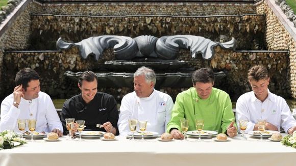 Un dîner vraiment parfait : le combat des régions 2x05 : Carpe Diem au Château de Versailles