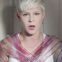 Clip : Robyn séduit à nouveau avec le sublime "Indestructible"