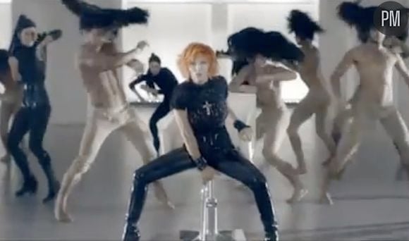 Mylène Farmer dans le clip de "Oui mais... non"