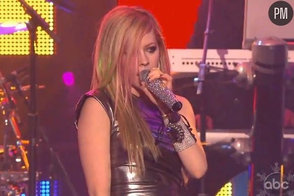 Avril Lavigne sur le plateau de Dick Clark