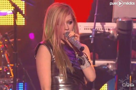 Avril Lavigne sur le plateau de Dick Clark
