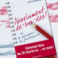 L'auteure du best-seller "Absolument dé-bor-dée" reprend du service... public