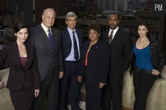 lana De La Garza, Fred Dalton Thompson, Sam Waterston, S. Epatha Merkerson, Jesse L. Martin, Milena Govich dans "New York Police Judiciaire"