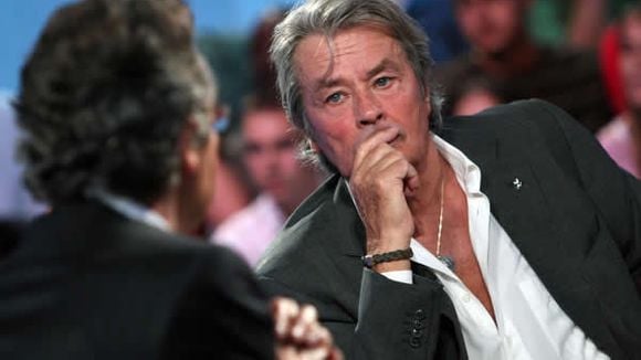 Alain Delon plante une nouvelle fois "Le Grand Journal de Canal+"