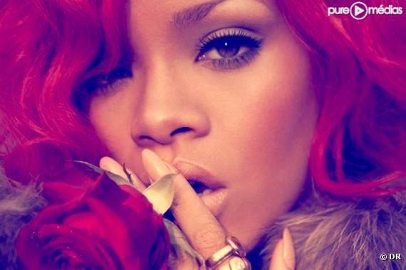 Rihanna sur la pochette du single "S&M"