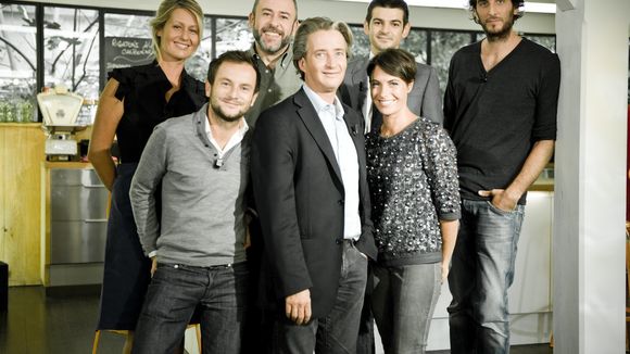 Audiences : "C à vous" double "Le grand journal" !