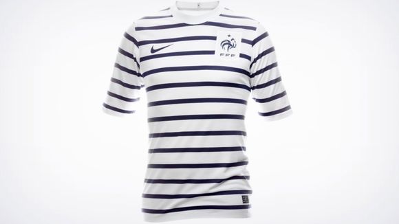 Une marinière pour le nouveau maillot extérieur de l'Equipe de France