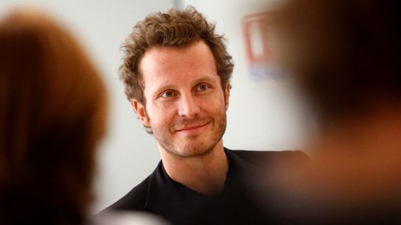 Sinclair revient à la musique avec le single "Ca tourne dans ma tête"