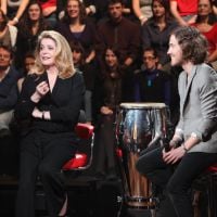 Zapping : Catherine Deneuve chante en duo avec Julien Doré