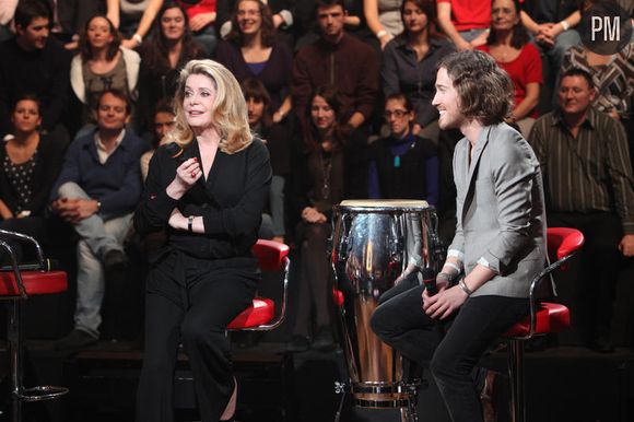 Catherine Deneuve et Julien Doré invités de "Taratata"