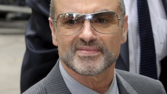 George Michael offre un titre gratuit pour le mariage de Kate & William