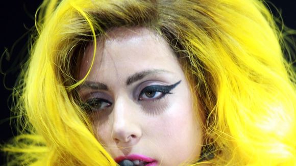 Lady Gaga invitée du Grand Journal en juin