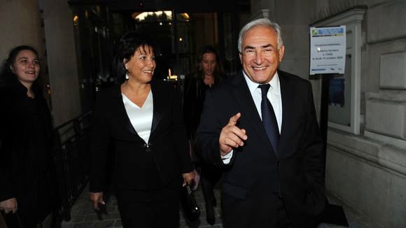 DSK "nie les faits", Anne Sinclair "ne croit pas une seule seconde" aux accusations