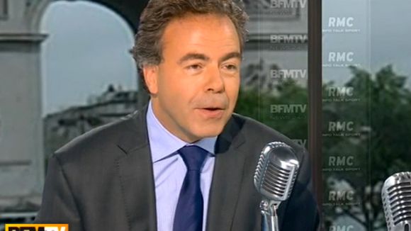 Zapping : Luc Chatel sèche sur une question de CM2