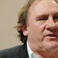 Gérard Depardieu urine devant les passagers d'un avion