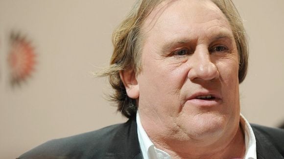 Gérard Depardieu urine devant les passagers d'un avion