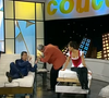 Un lit récalcitrant sur le plateau de "Coucou, c'est nous"