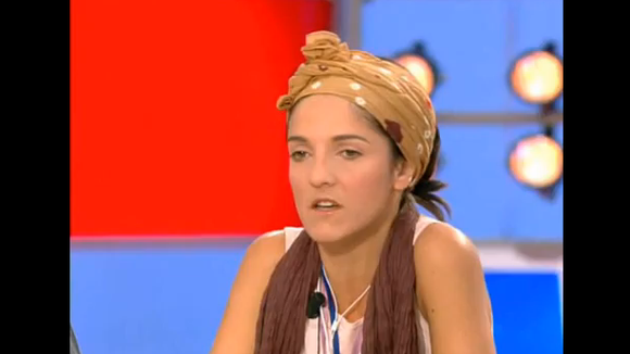 Florence Foresti est Clothilde dans l'émission "On a tout essayé" sur France 2