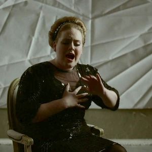 Adele dans le clip de "Rolling in the Deep"