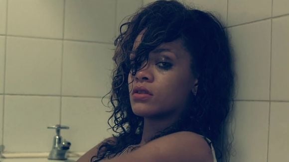 Charts US : Rihanna toujours en tête mais menacée par Adele