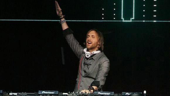 Charts UK : Adele à nouveau leader, nouveau carton pour David Guetta