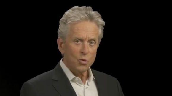 Michael Douglas dans une pub pour... le FBI