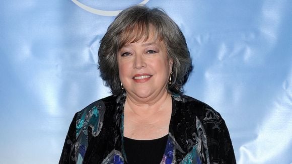 "Mon Oncle Charlie" embauche Kathy Bates pour faire revenir Charlie Harper