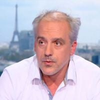 Zapping : Philippe Poutou dénonce la "fortune inadmissible" du patron de TF1... sur TF1