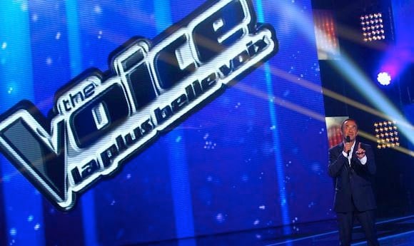 Nikos Aliagas sur le plateau de "The Voice, la plus belle voix" sur TF1