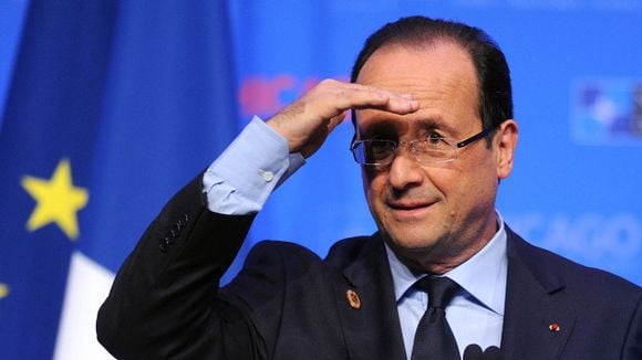 François Hollande demande à ses ministres de ne pas abuser des réseaux sociaux