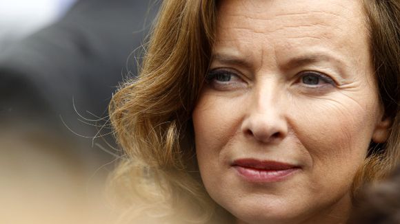 Après son dérapage, Valérie Trierweiler doit-elle fermer son compte Twitter ?