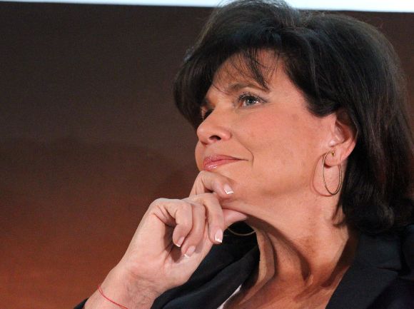 Anne Sinclair confirme sa séparation avec DSK.