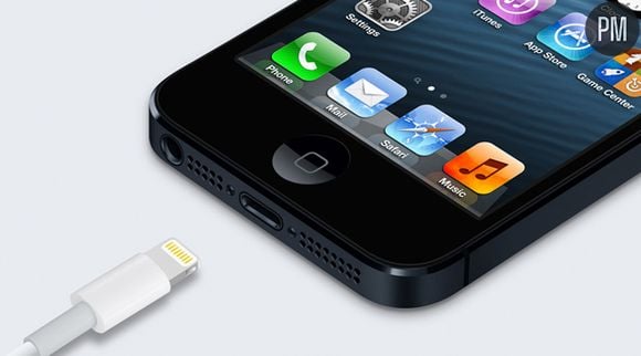 L'iPhone 5 propose un nouveau connecteur, un adaptateur sera proposé pour le rendre compatible avec les accessoires actuels.