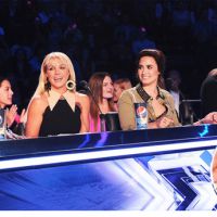 "The X Factor" US : Britney Spears est-elle aidée d'une oreillette ?