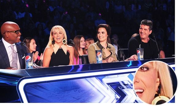 Britney Spears : pourquoi porte-t-elle une oreillette dans "The X Factor" ?