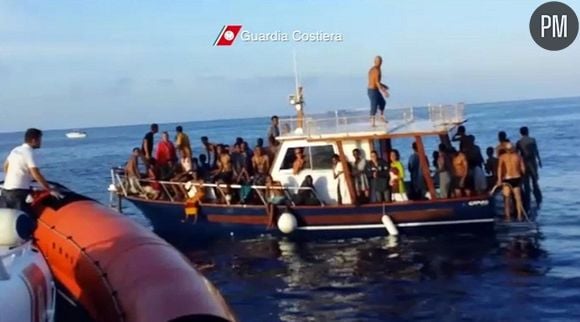 Des clandestins secourus par des gardes-côtes italiens près de Lampedusa le 4 octobre dernier.