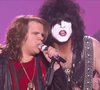 Caleb Johnson reprend "Love Gun" et "Shout It Out Loud" avec Kiss lors de la finale de la saison 13 d'"American Idol"