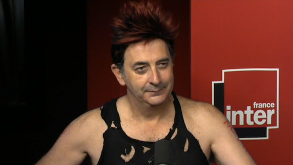 François Morel en punk face à Manuel Valls