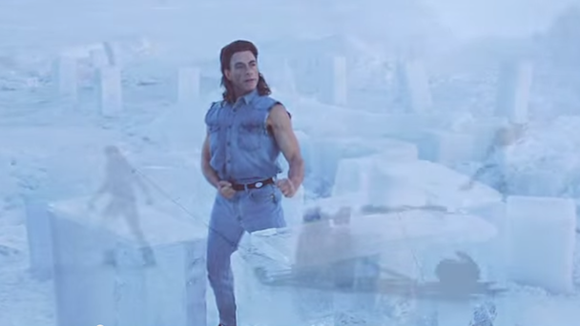 Pub : Jean-Claude Van Damme en mode ringard pour Coors Light