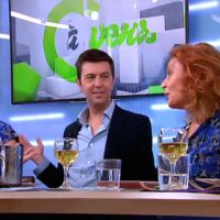 Quand Anne-Elisabeth Lemoine et son invitée portent la même tenue dans "C à vous" !