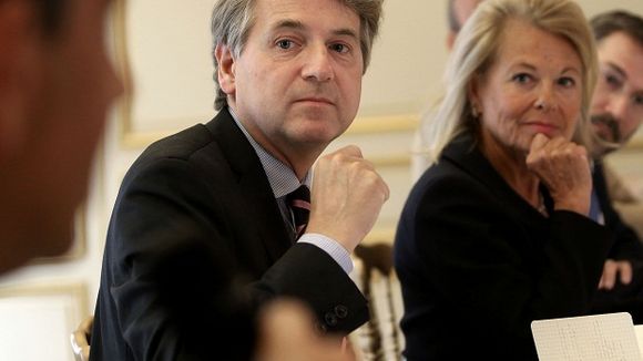 Révélations sur deux journalistes du "Monde" : les méthodes de "Valeurs actuelles" dénoncées par "Libération"