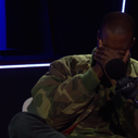 Kanye West fond en larmes en pleine interview