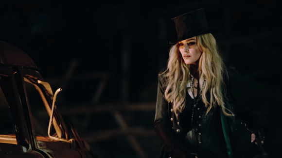 Madonna dévoile le clip de "Ghosttown"