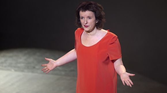 Attentats : Anne Roumanoff ne peut plus "se moquer de François Hollande de la même manière"