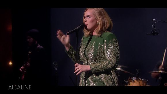 Adele, dans "Alcaline".